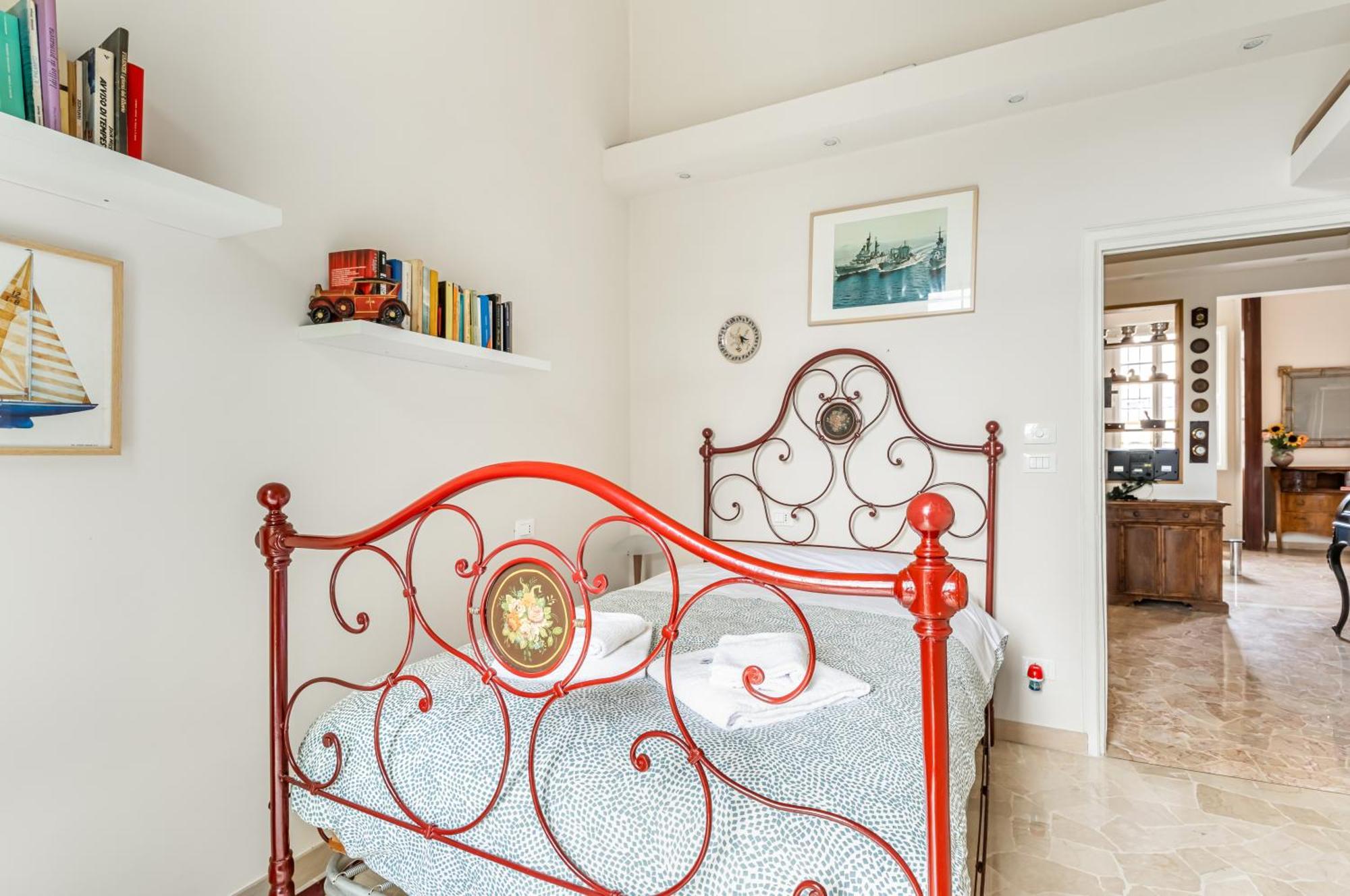 Bright Apartment With Private Garden And Balcony Florenţa Exterior foto
