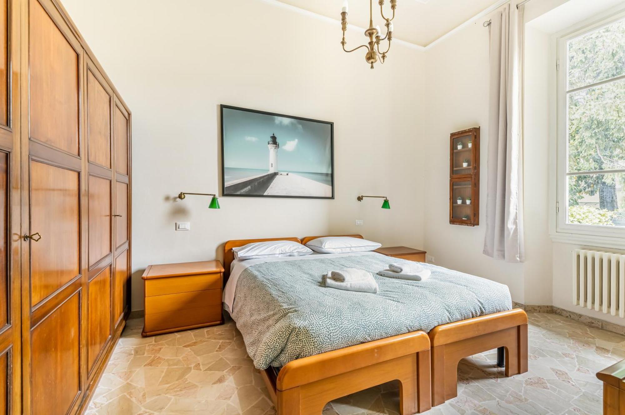 Bright Apartment With Private Garden And Balcony Florenţa Exterior foto