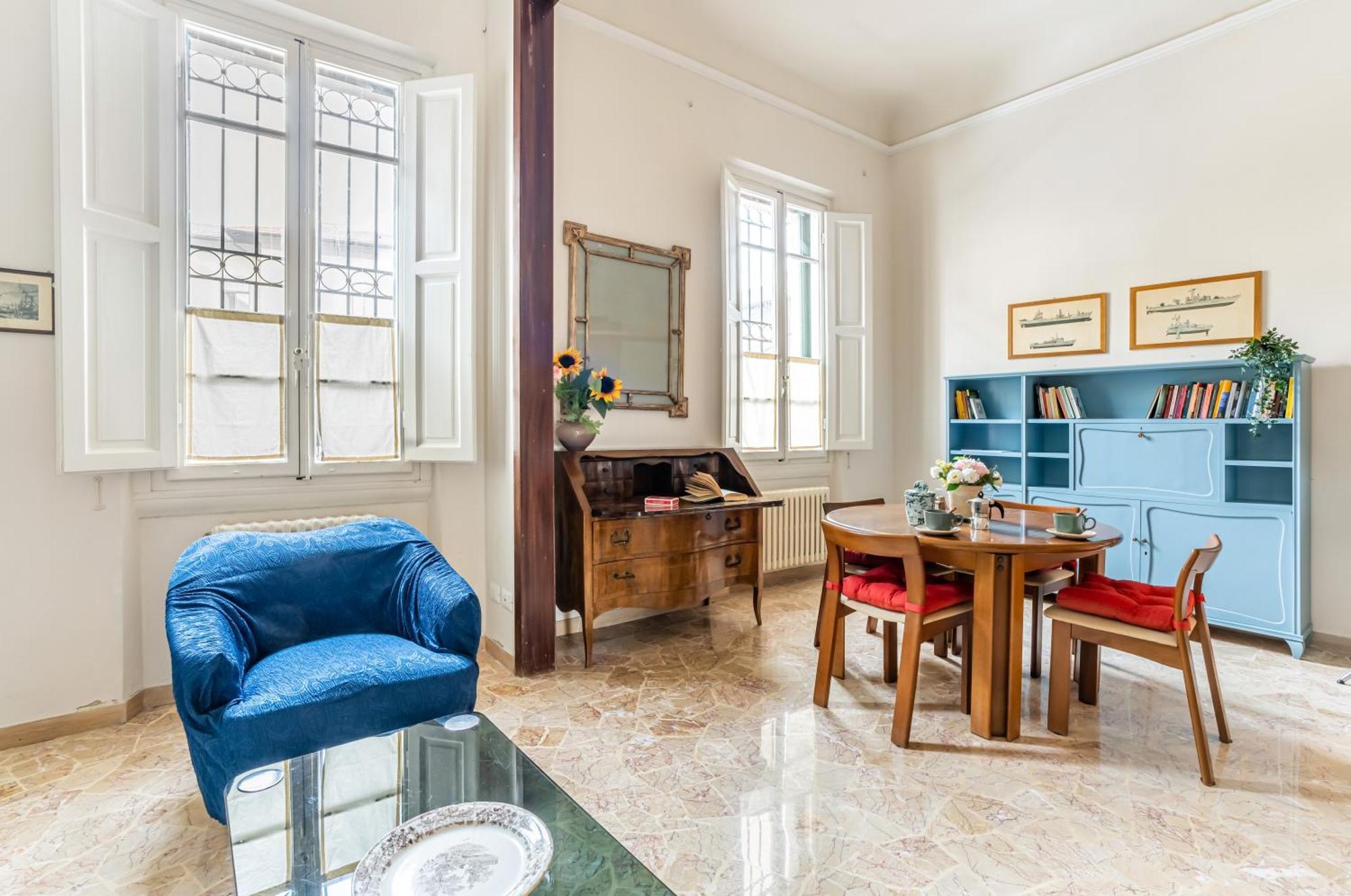 Bright Apartment With Private Garden And Balcony Florenţa Exterior foto