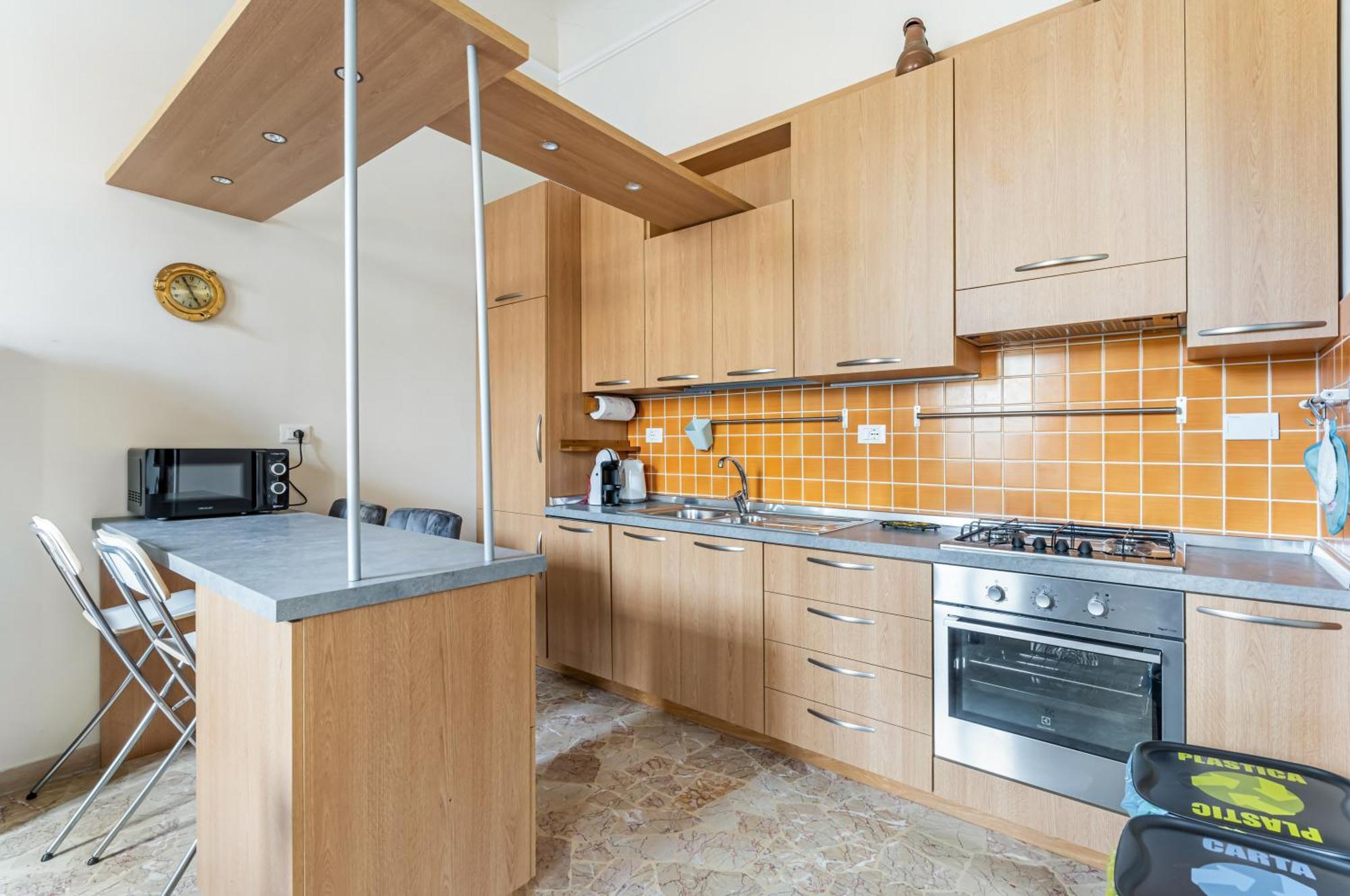 Bright Apartment With Private Garden And Balcony Florenţa Exterior foto